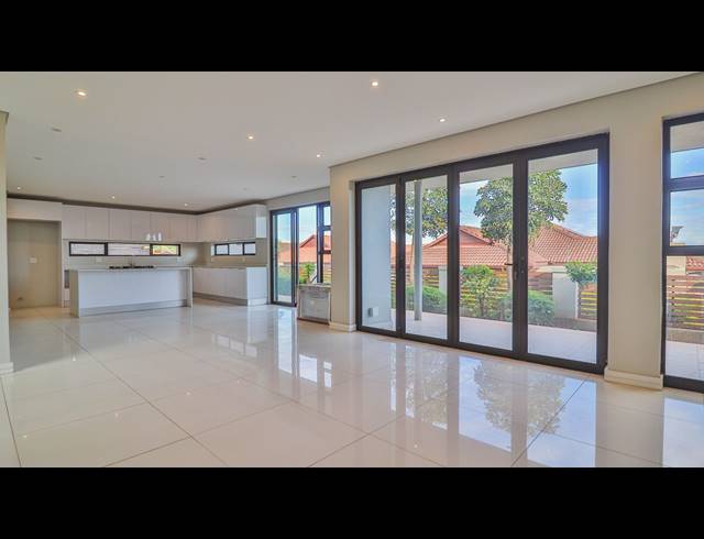 5 BEDROOM HOUSE FOR SALE IN IZINGA
